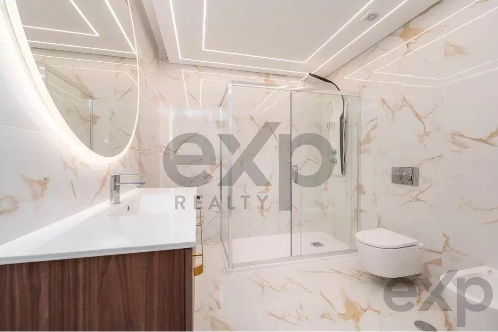 Sea‑Facing Two‑Bedroom Apartment 85948404 image 35