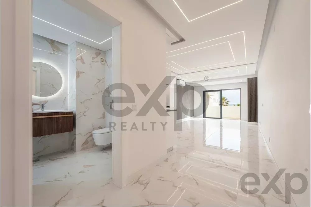 Sea‑Facing Two‑Bedroom Apartment 85948404 image 26