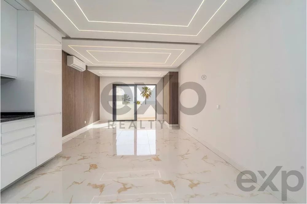 Sea‑Facing Two‑Bedroom Apartment 85948404 image 10