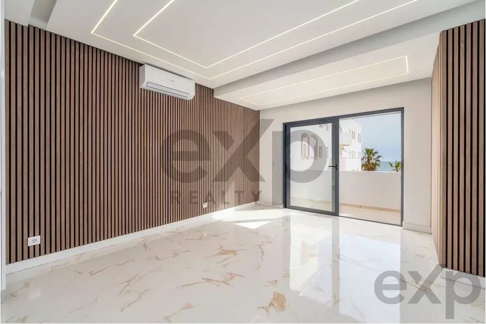 Sea‑Facing Two‑Bedroom Apartment 85948404 image 11