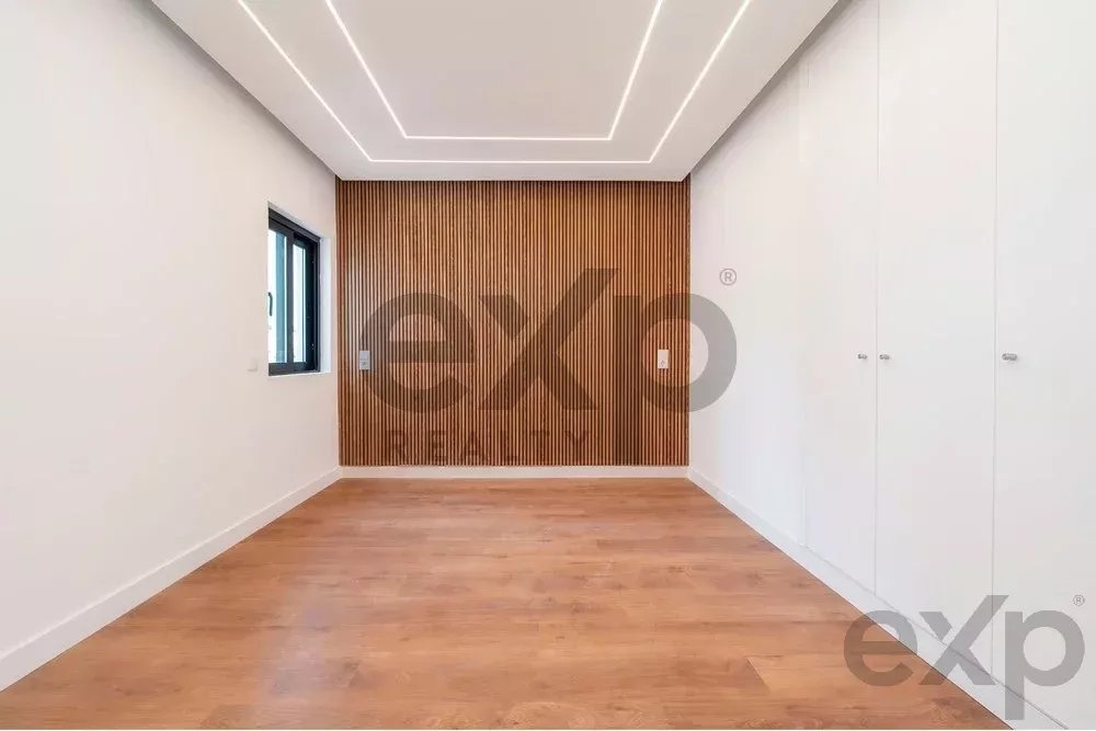Sea‑Facing Two‑Bedroom Apartment 85948404 image 30