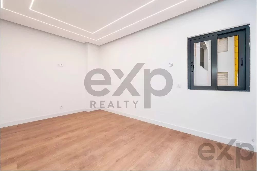 Sea‑Facing Two‑Bedroom Apartment 85948404 image 32