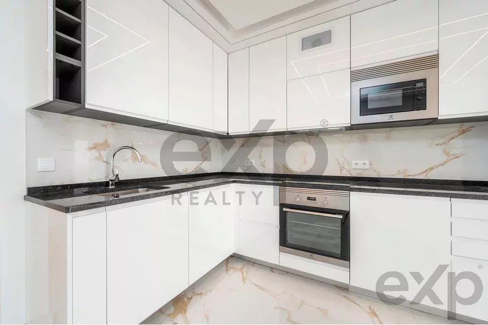 Sea‑Facing Two‑Bedroom Apartment 85948404 image 16