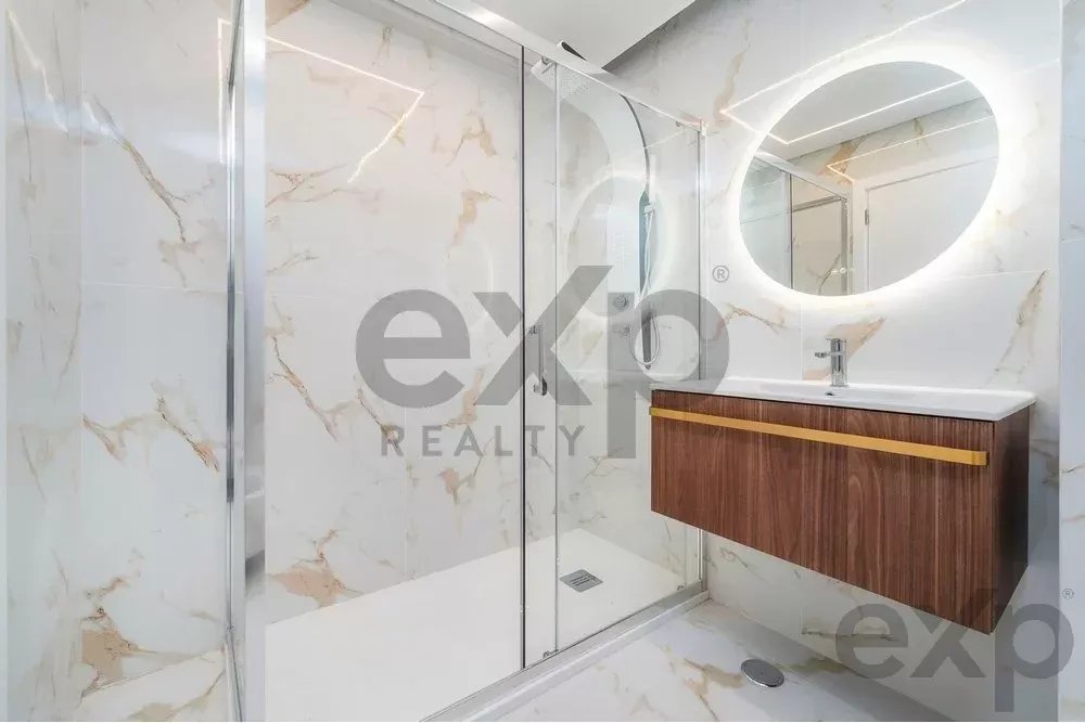 Sea‑Facing Two‑Bedroom Apartment 85948404 image 19