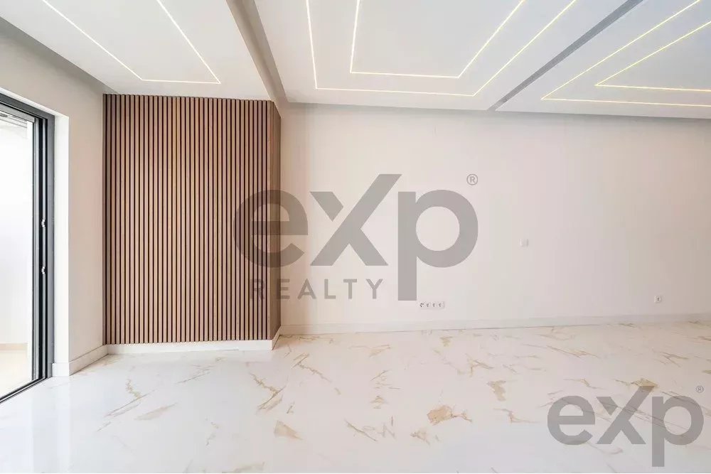 Sea‑Facing Two‑Bedroom Apartment 85948404 image 14