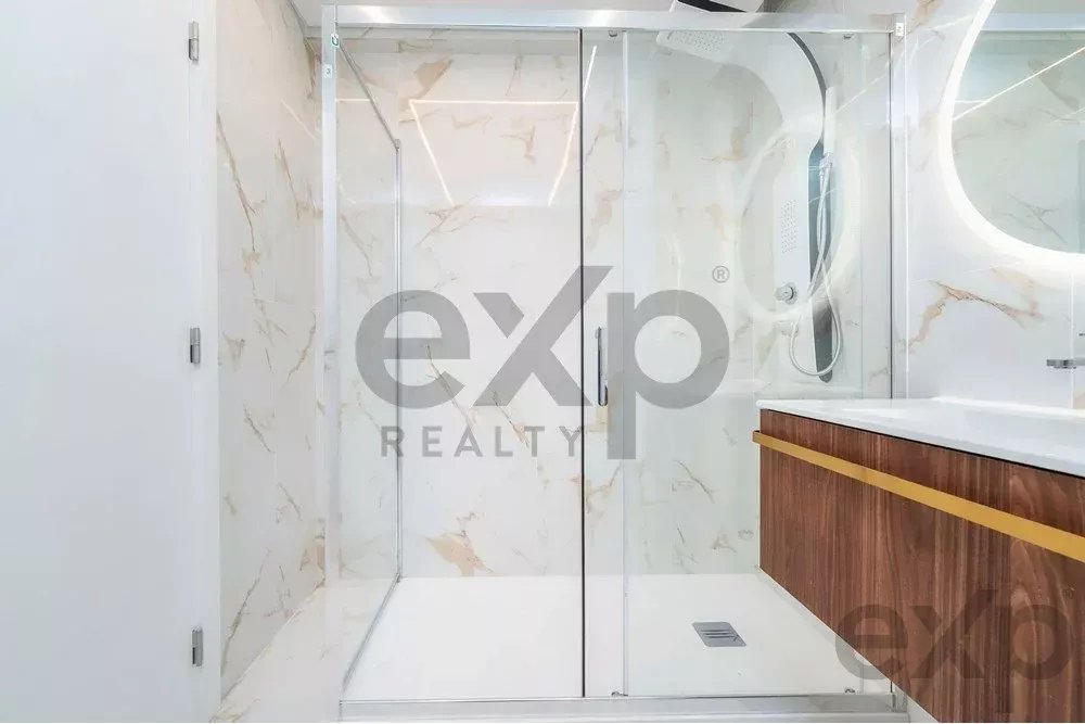 Sea‑Facing Two‑Bedroom Apartment 85948404 image 20