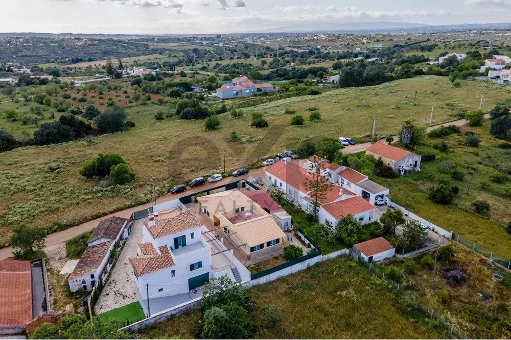 "Moradia isolada T3 com jardim, estacionamento coberto, vista de campo, perto da N125 e do comércio." 85948428 image 34