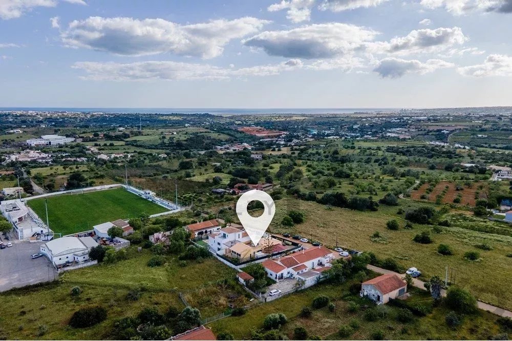 "Moradia isolada T3 com jardim, estacionamento coberto, vista de campo, perto da N125 e do comércio." 85948428 image 32