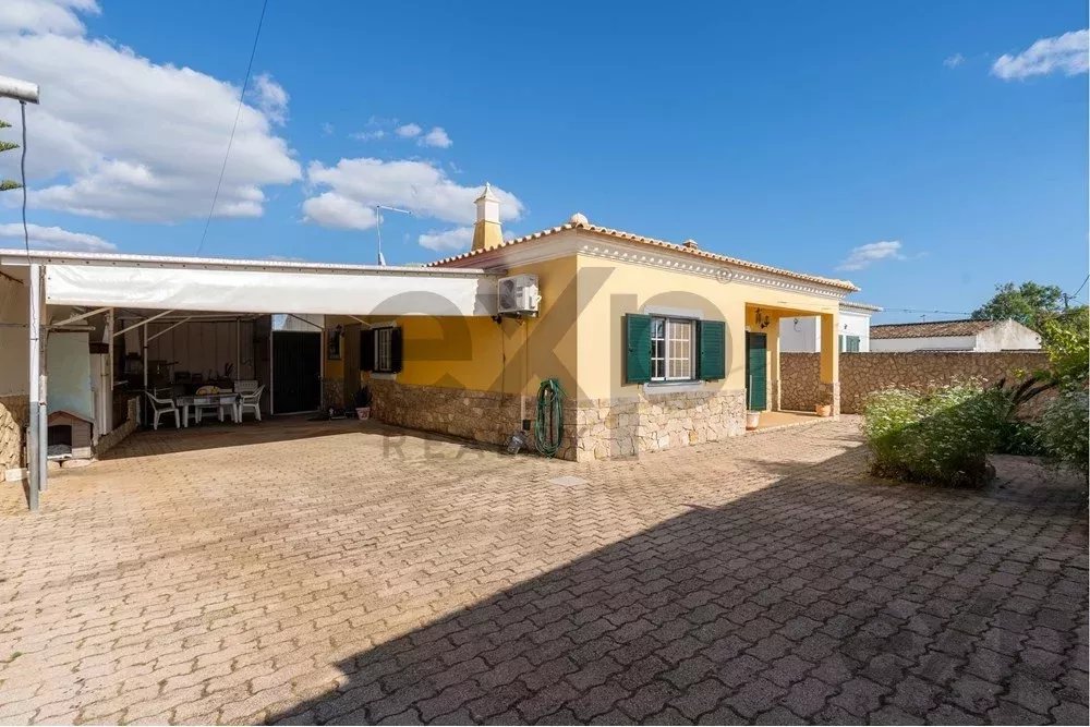 "Moradia isolada T3 com jardim, estacionamento coberto, vista de campo, perto da N125 e do comércio." 85948428 image 21