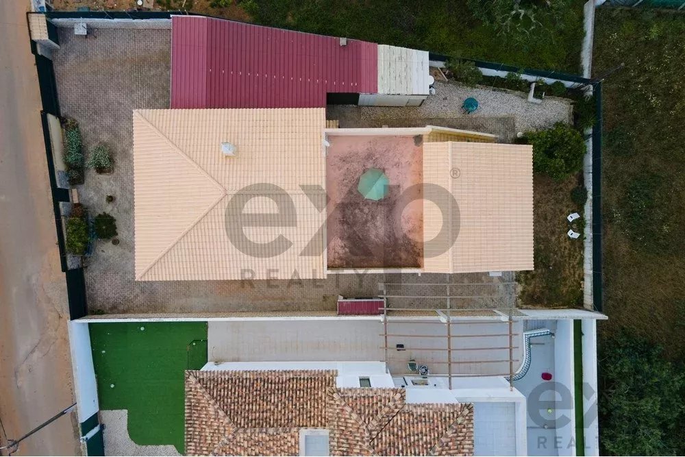 "Moradia isolada T3 com jardim, estacionamento coberto, vista de campo, perto da N125 e do comércio." 85948428 image 29