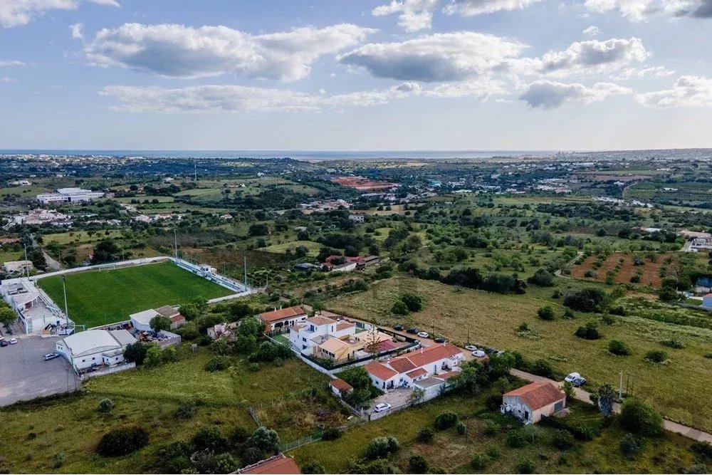 "Moradia isolada T3 com jardim, estacionamento coberto, vista de campo, perto da N125 e do comércio." 85948428 image 33