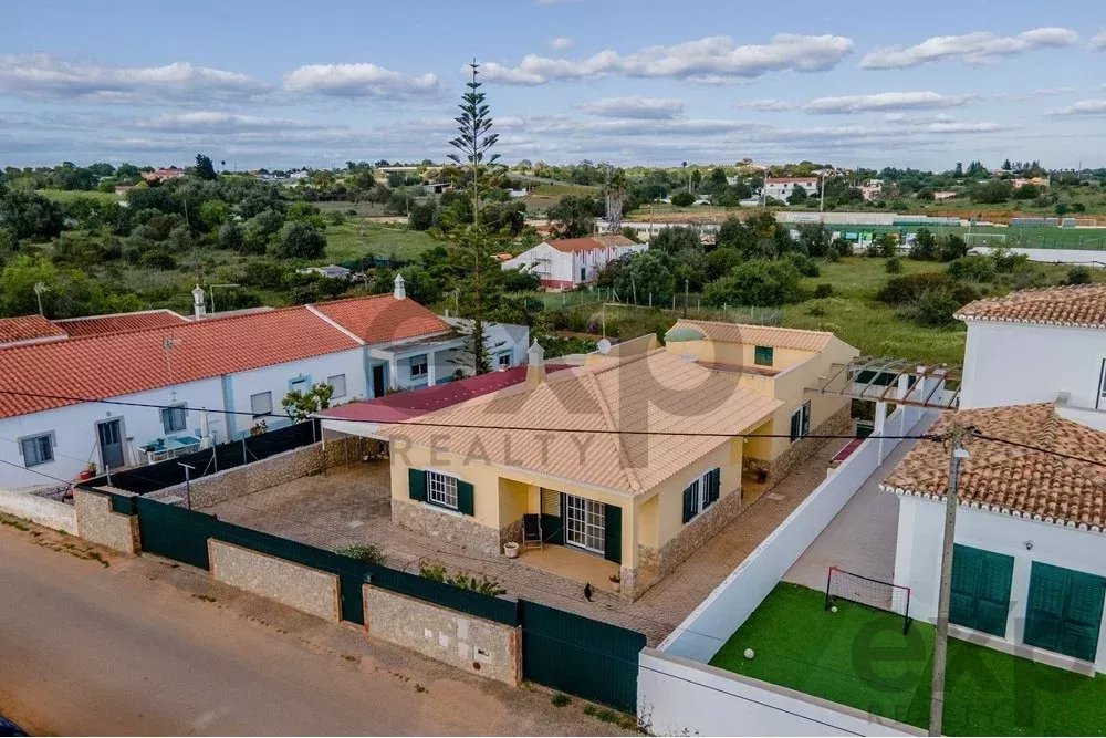 "Moradia isolada T3 com jardim, estacionamento coberto, vista de campo, perto da N125 e do comércio." 85948428 image 36