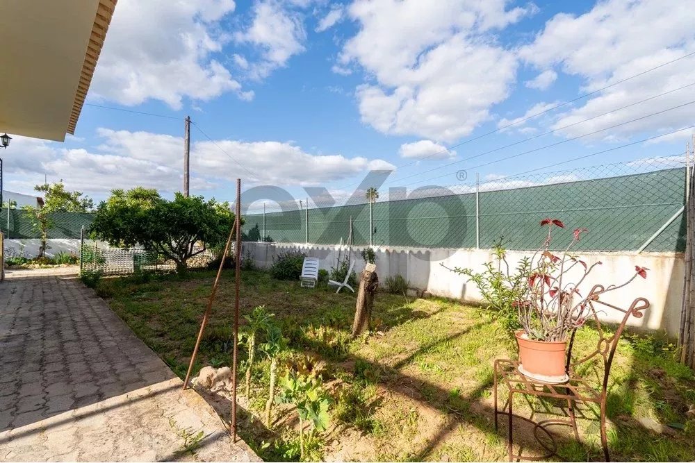 "Moradia isolada T3 com jardim, estacionamento coberto, vista de campo, perto da N125 e do comércio." 85948428 image 25