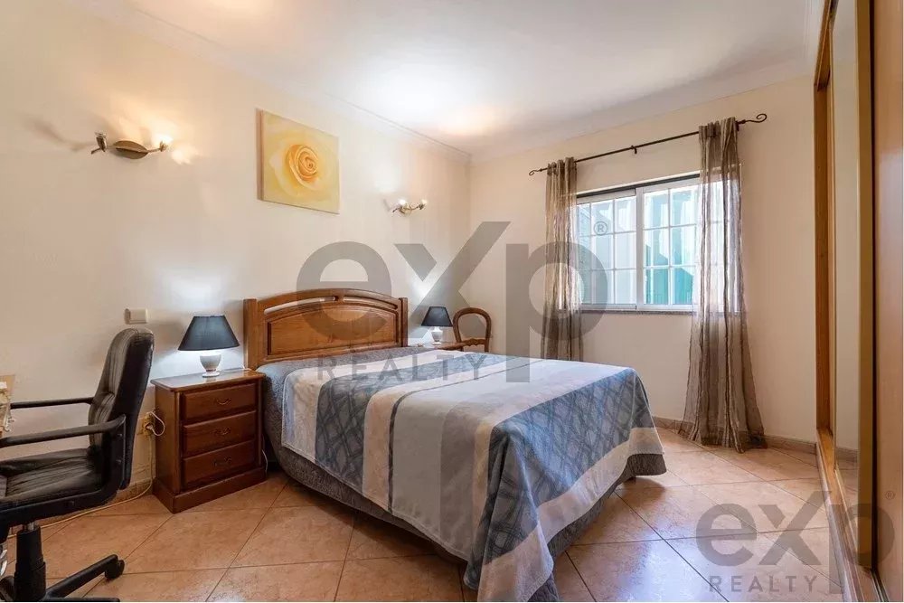 "Moradia isolada T3 com jardim, estacionamento coberto, vista de campo, perto da N125 e do comércio." 85948428 image 10