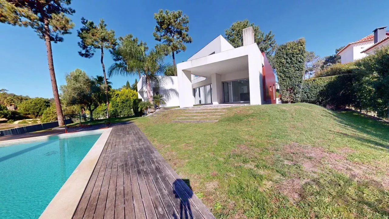 An Unmissable Investment on Lisbon’s South Margin, Luxury Home at Herdade da Aroeira T5 with Pool and Garage for Four Cars 85948452 image 1