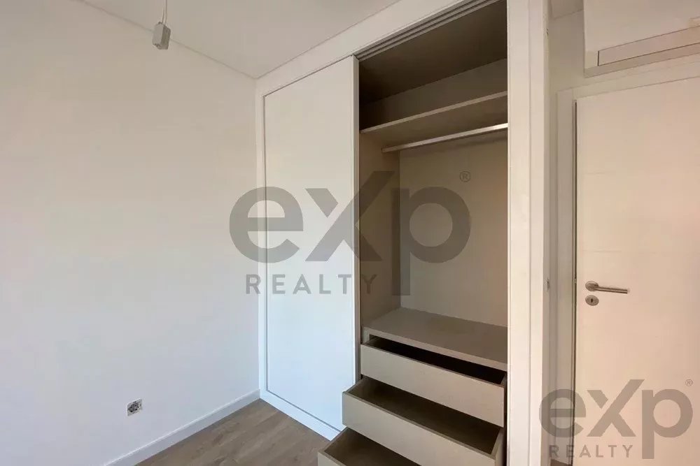 T2 with two terraces measuring 48 m² and 10 m², laundry room, CE: A+, just 900 metres from the centre of Vila da Ericeira and the beach. 85948547 image 6