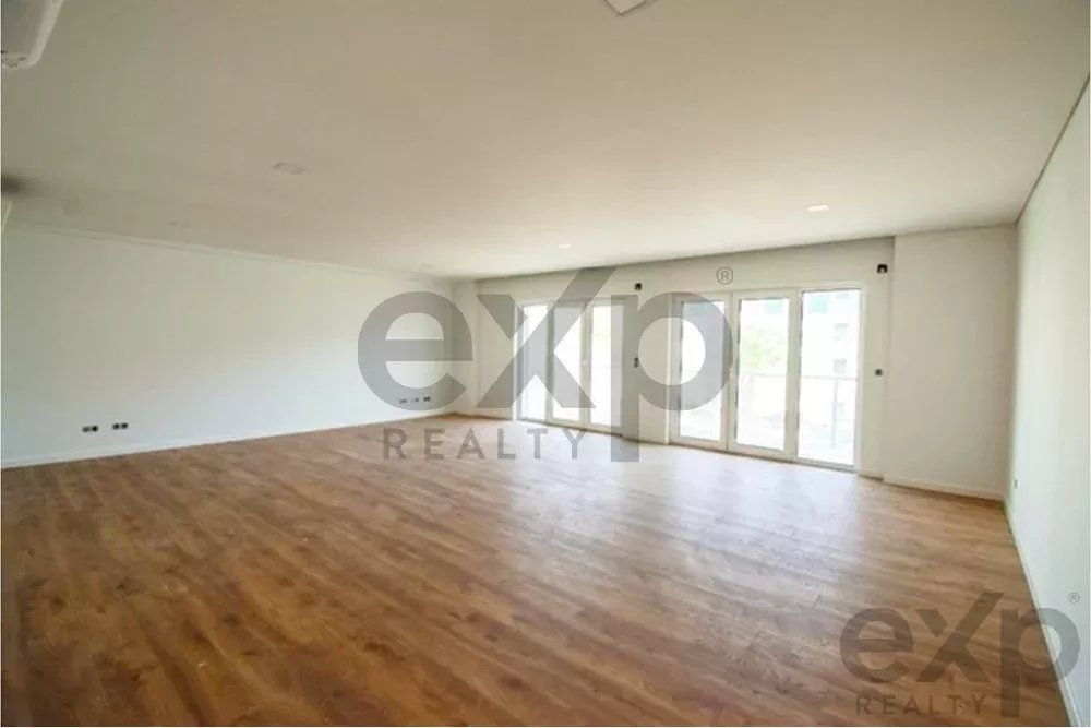 T2 with two terraces measuring 48 m² and 10 m², laundry room, CE: A+, just 900 metres from the centre of Vila da Ericeira and the beach. 85948547 image 2