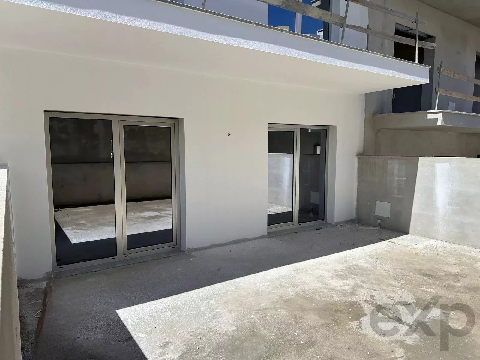 T2 with two terraces measuring 48 m² and 10 m², laundry room, CE: A+, just 900 metres from the centre of Vila da Ericeira and the beach. 85948547 image 17