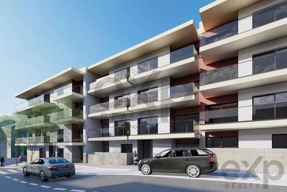 T3 com terraço de 156 m² a 900 m da praia.