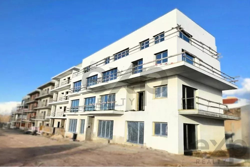 T3 com terraço de 156 m² a 900 m da praia.