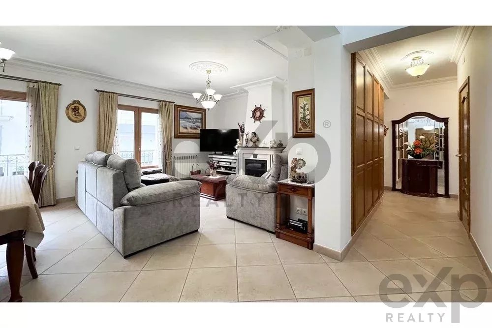 Apartamento T3 totalmente mobilado com terraço vista Castelo de Porto de Mós + garagem