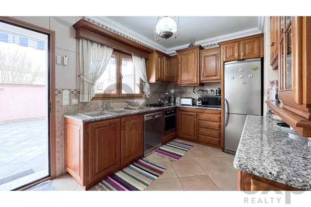 Apartamento T3 totalmente mobilado com terraço vista Castelo de Porto de Mós + garagem