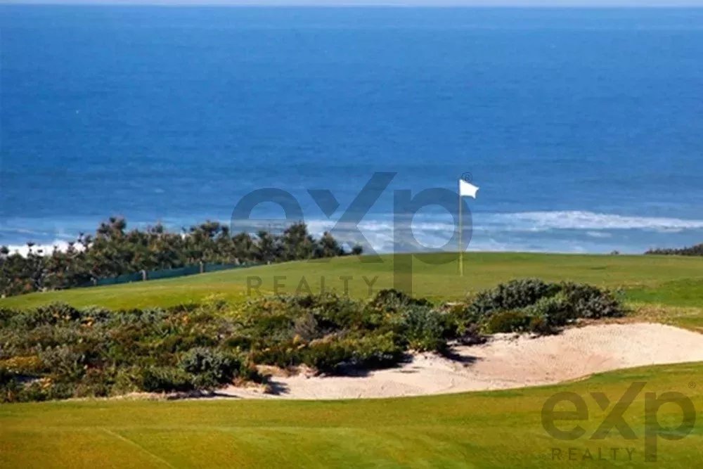 Dream house on a world-class golf course!