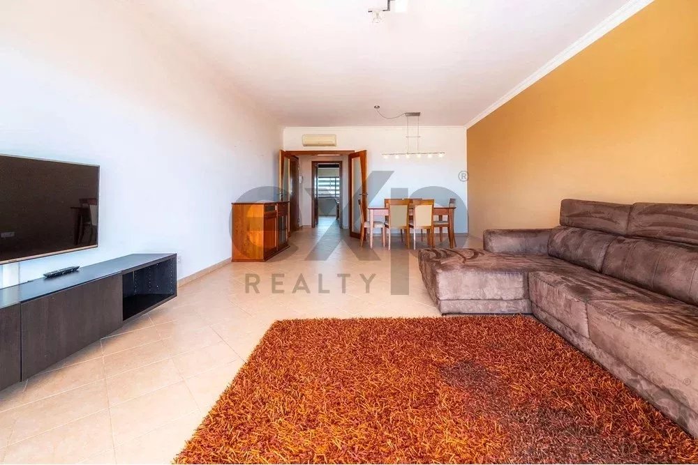 Spacious four‑bedroom apartment in Olhão, situated within a luxury condominium featuring two shared swimming pools and a gymnasium. Expansive interiors and terrace. 85948826 image 23