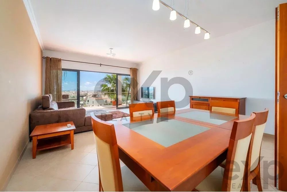 Spacious four‑bedroom apartment in Olhão, situated within a luxury condominium featuring two shared swimming pools and a gymnasium. Expansive interiors and terrace. 85948826 image 19