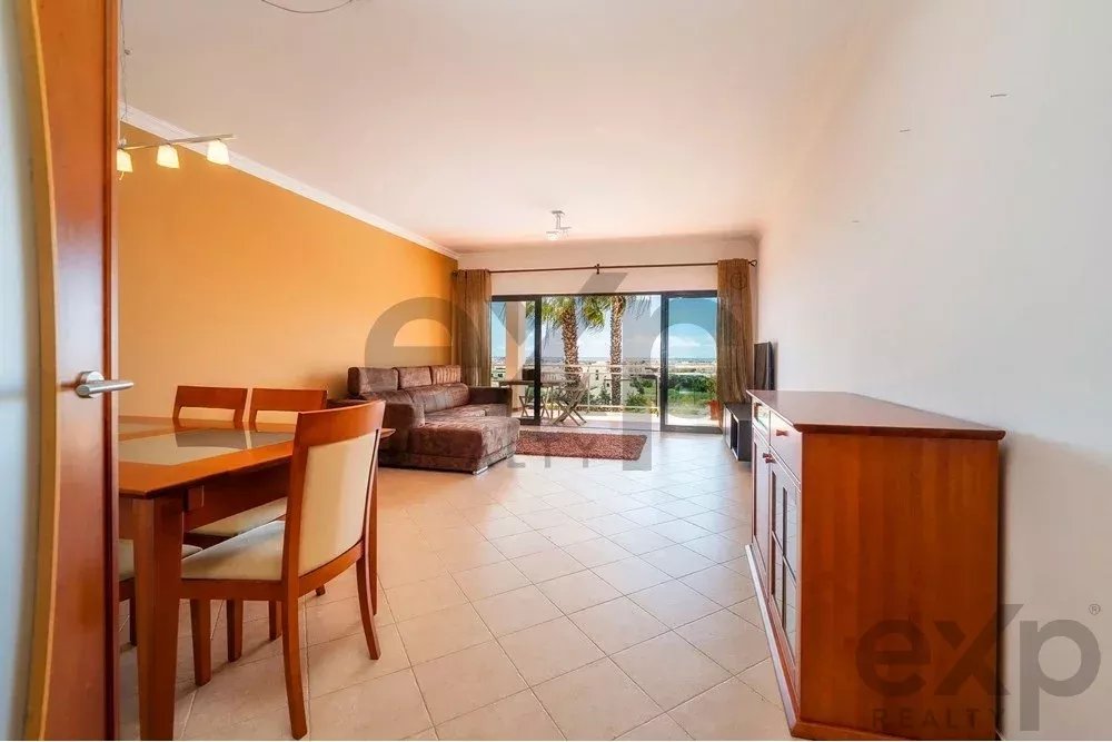 Spacious four‑bedroom apartment in Olhão, situated within a luxury condominium featuring two shared swimming pools and a gymnasium. Expansive interiors and terrace. 85948826 image 22