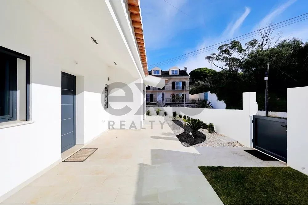 New T4 residence – just a five‑minute drive from the beach. 85948859 image 35