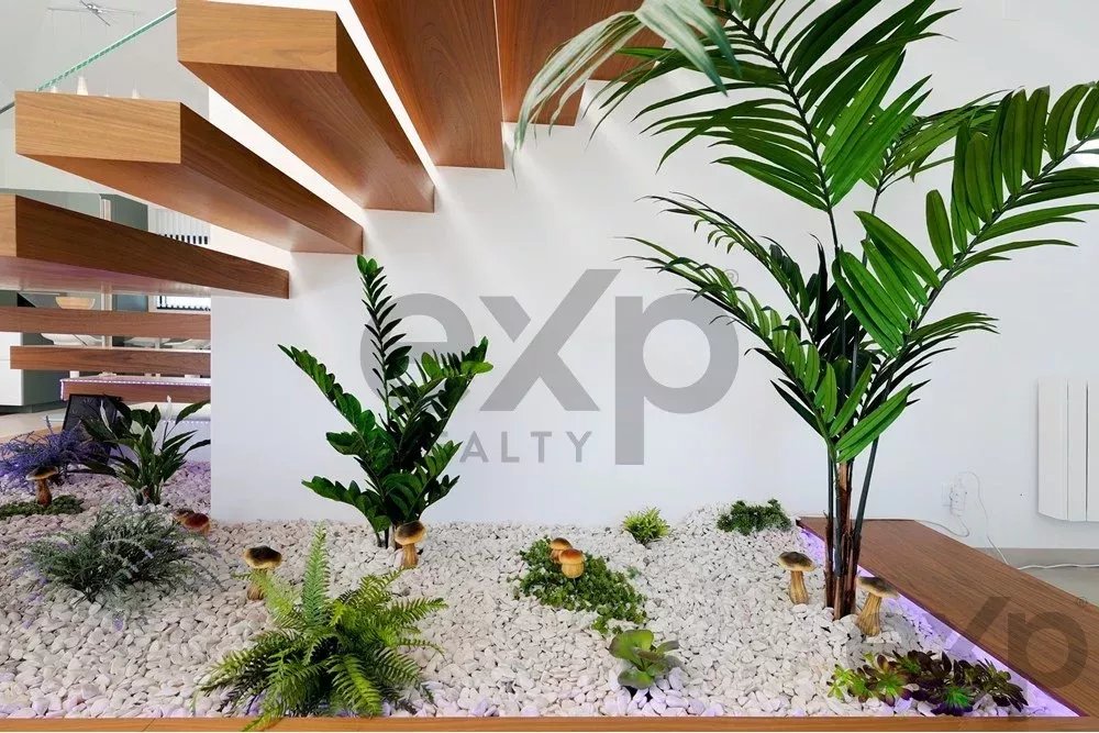 New T4 residence – just a five‑minute drive from the beach. 85948859 image 32
