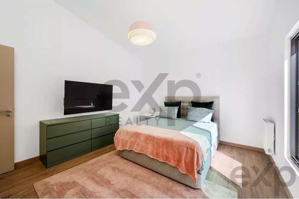 New T4 residence – just a five‑minute drive from the beach. 85948859 image 27