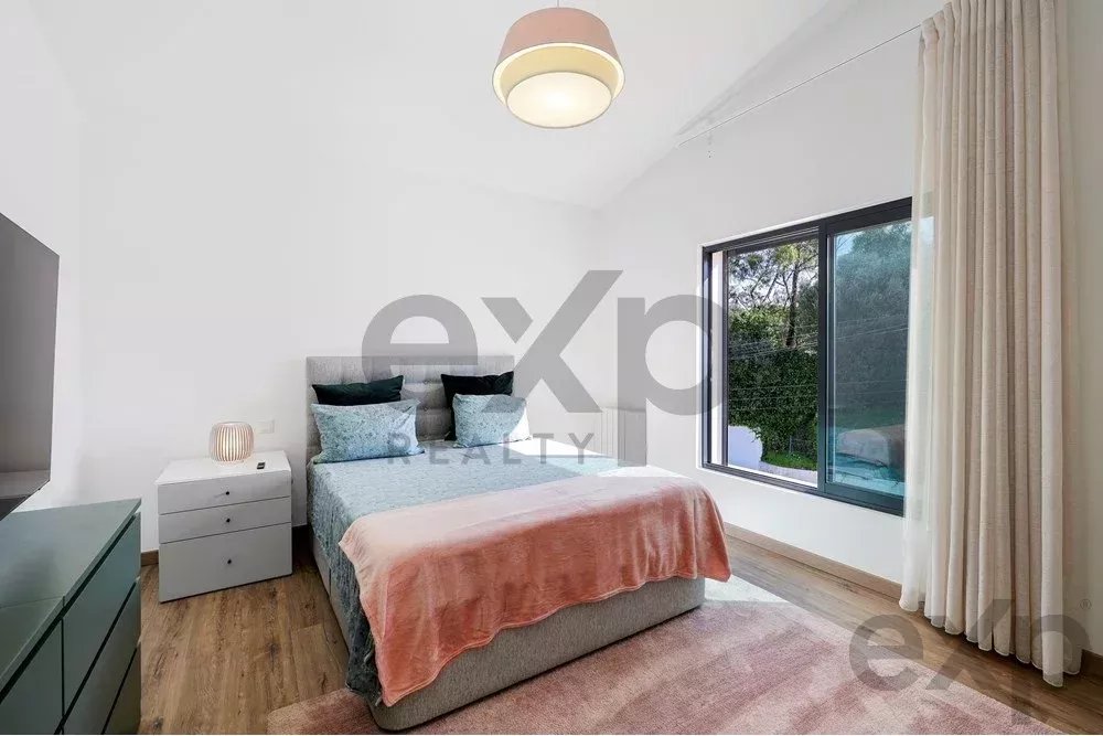 New T4 residence – just a five‑minute drive from the beach. 85948859 image 25