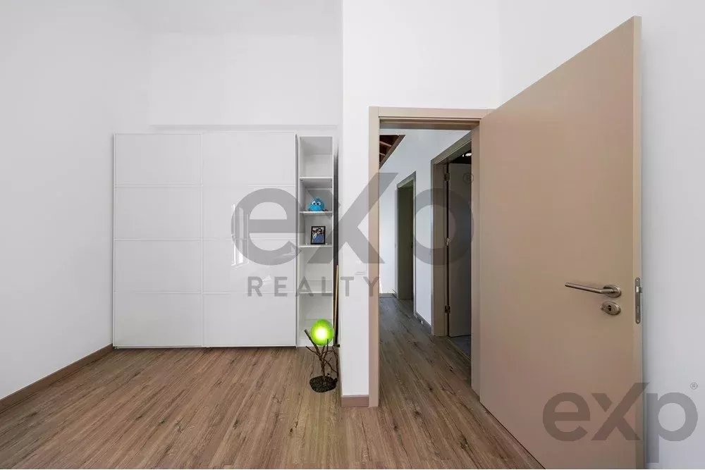 New T4 residence – just a five‑minute drive from the beach. 85948859 image 28