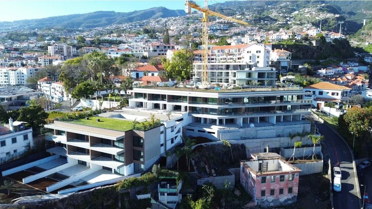 Apartamento Luxuoso em Funchal com Vista para o Mar