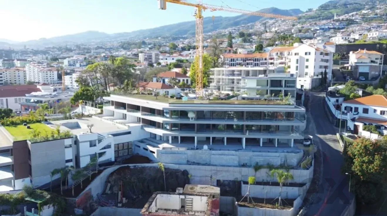 Apartamento Luxuoso em Funchal com Vista para o Mar