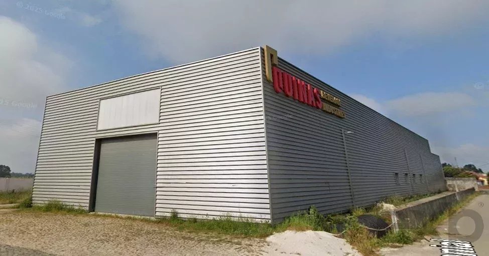 Pavilhão Industrial com Furo a 200mts ideal para a sua próxima Fábrica ou Armazém