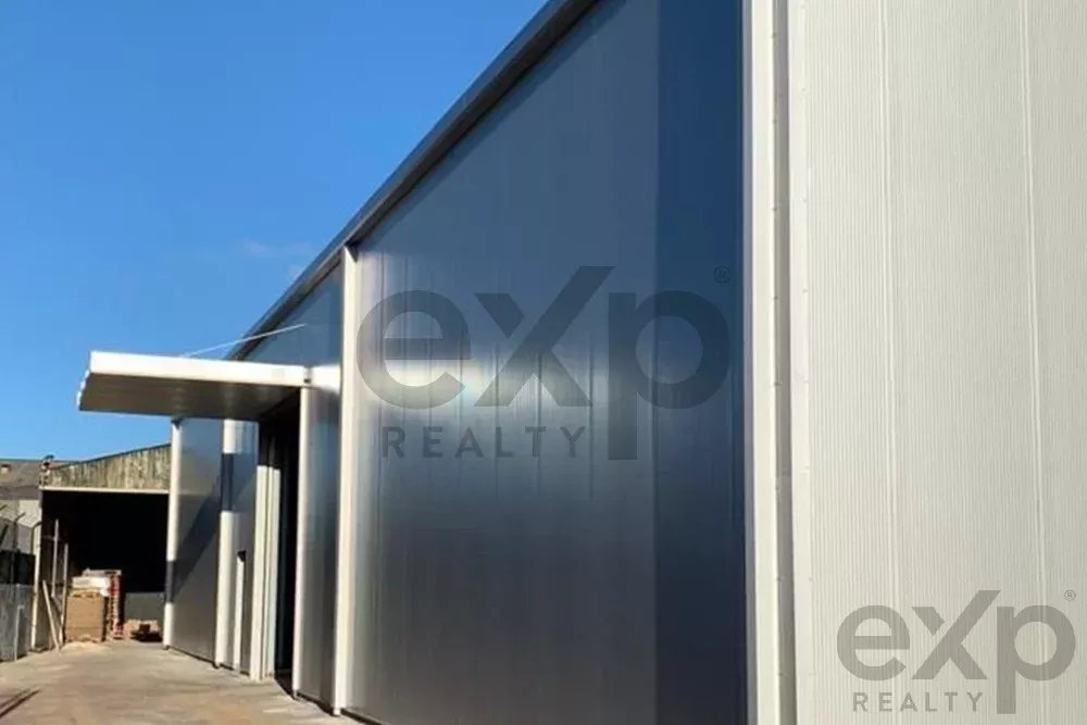 Pavilhão Industrial com Furo a 200mts ideal para a sua próxima Fábrica ou Armazém