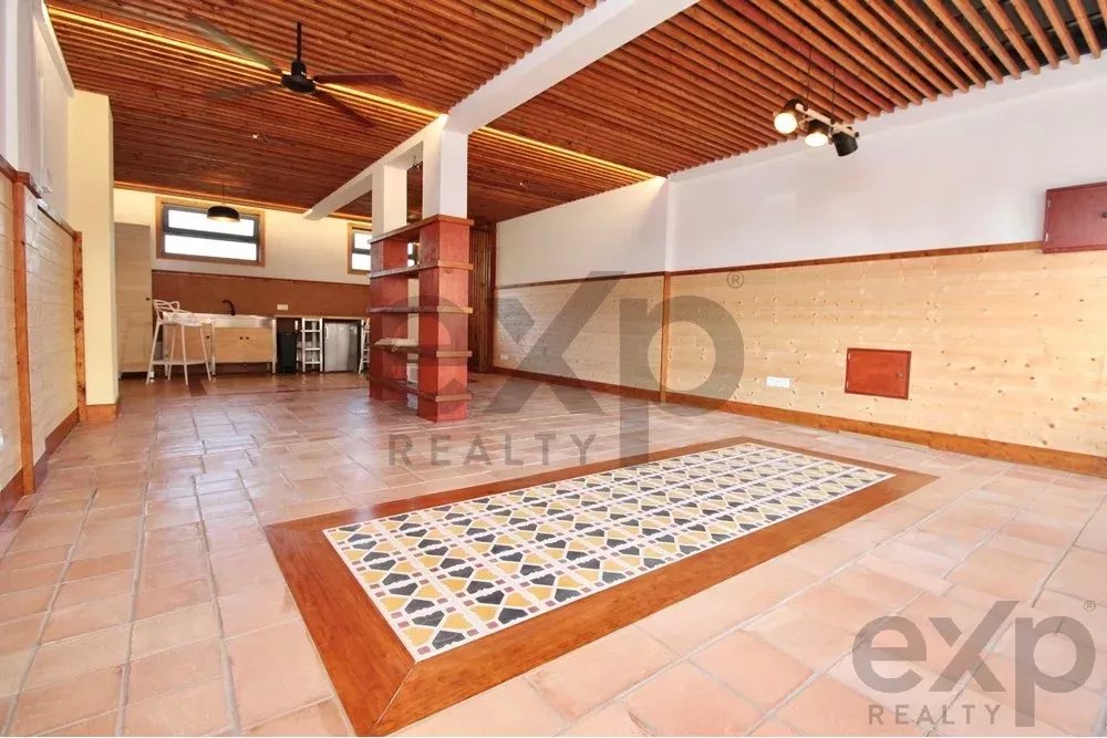 "Loja Comercial na Vibrante Fuseta, Faro"