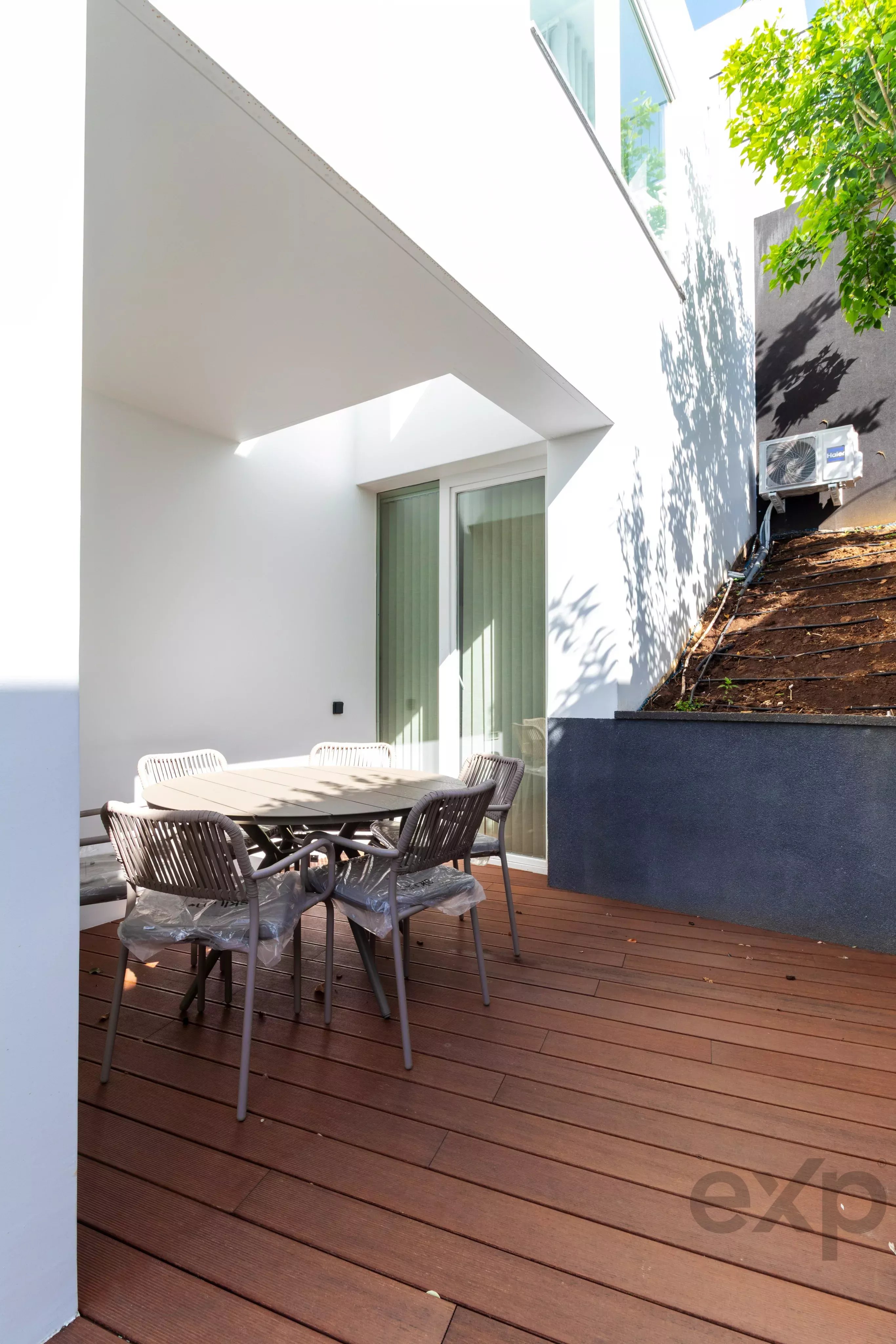 Moradia de Luxo com Vista Mar – Totalmente Mobilada | Funchal, Madeira