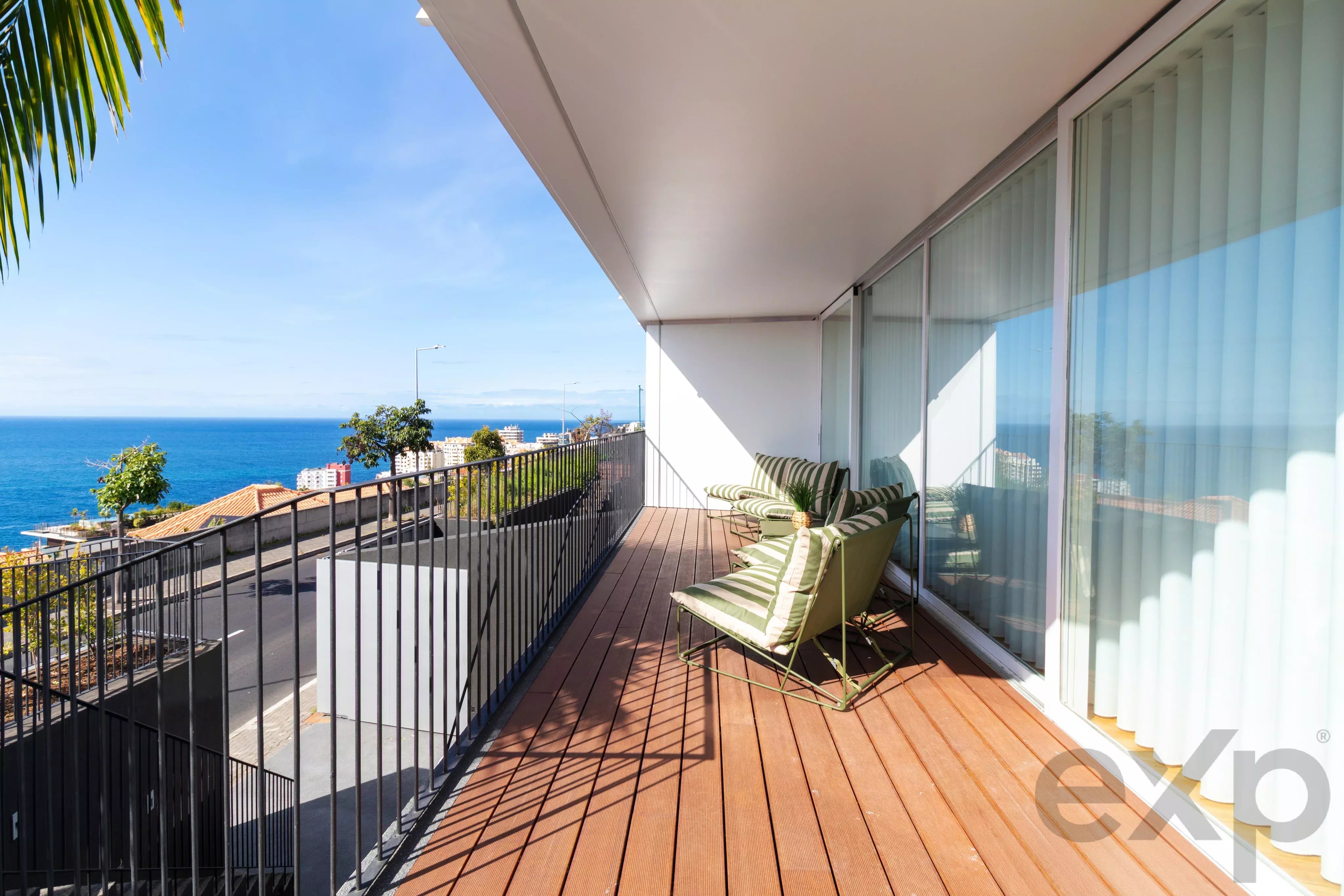 Moradia de Luxo com Vista Mar – Totalmente Mobilada | Funchal, Madeira