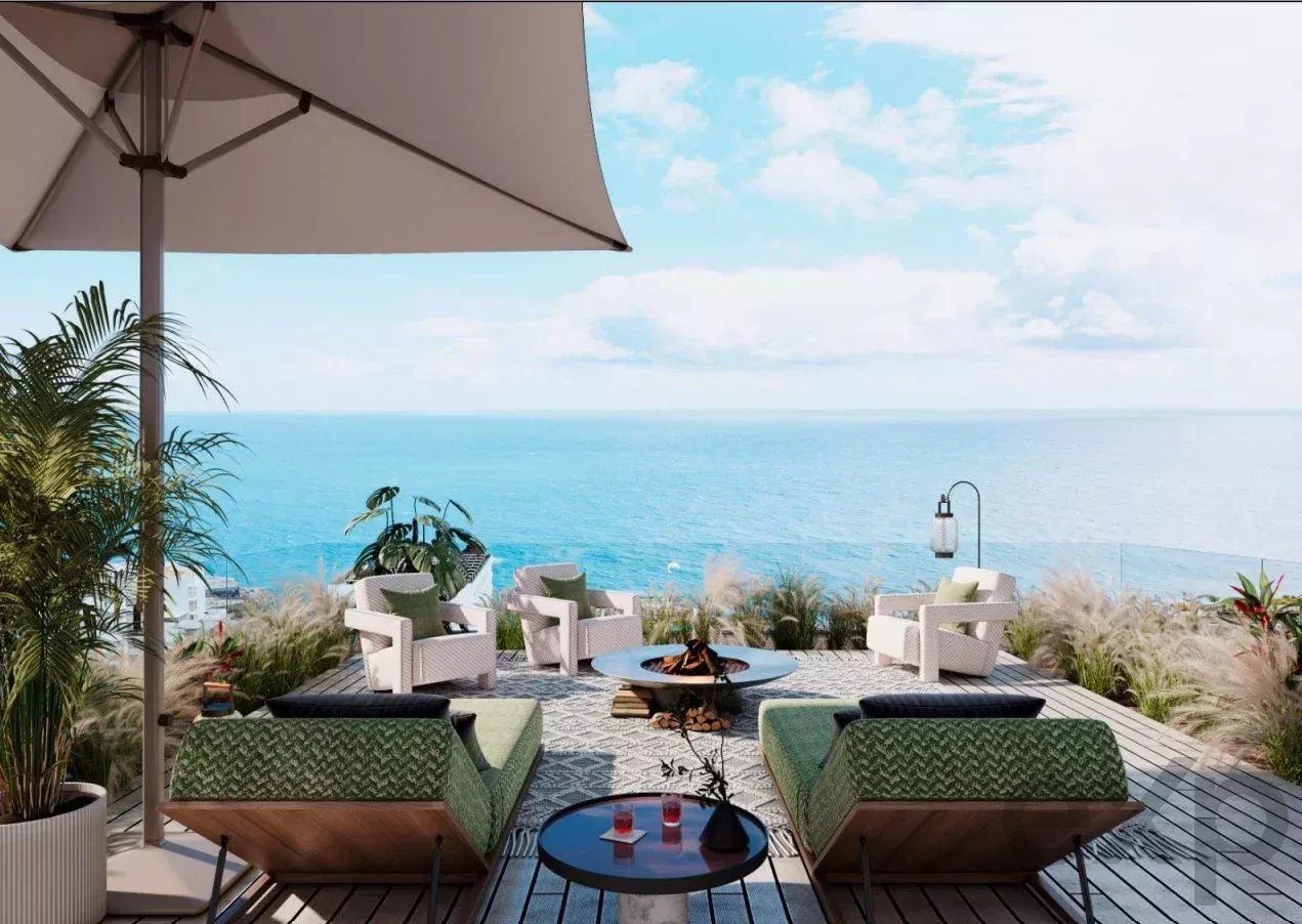 Moradia de Luxo Totalmente Mobilada com Piscina e Vista Deslumbrante para o Mar – Funchal