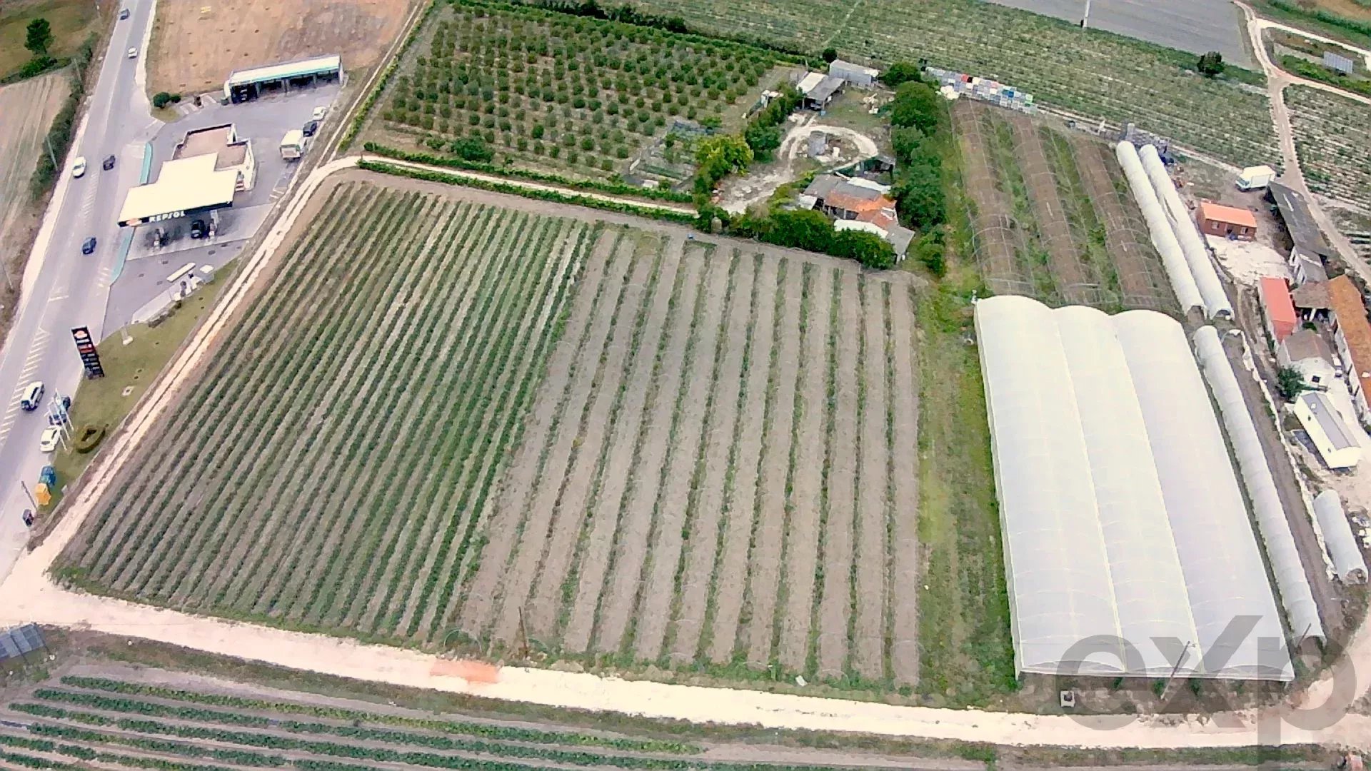 Parcela de terreno urbanizável, com 12.000m2, junto à A8/Lisboa/Leiria.
