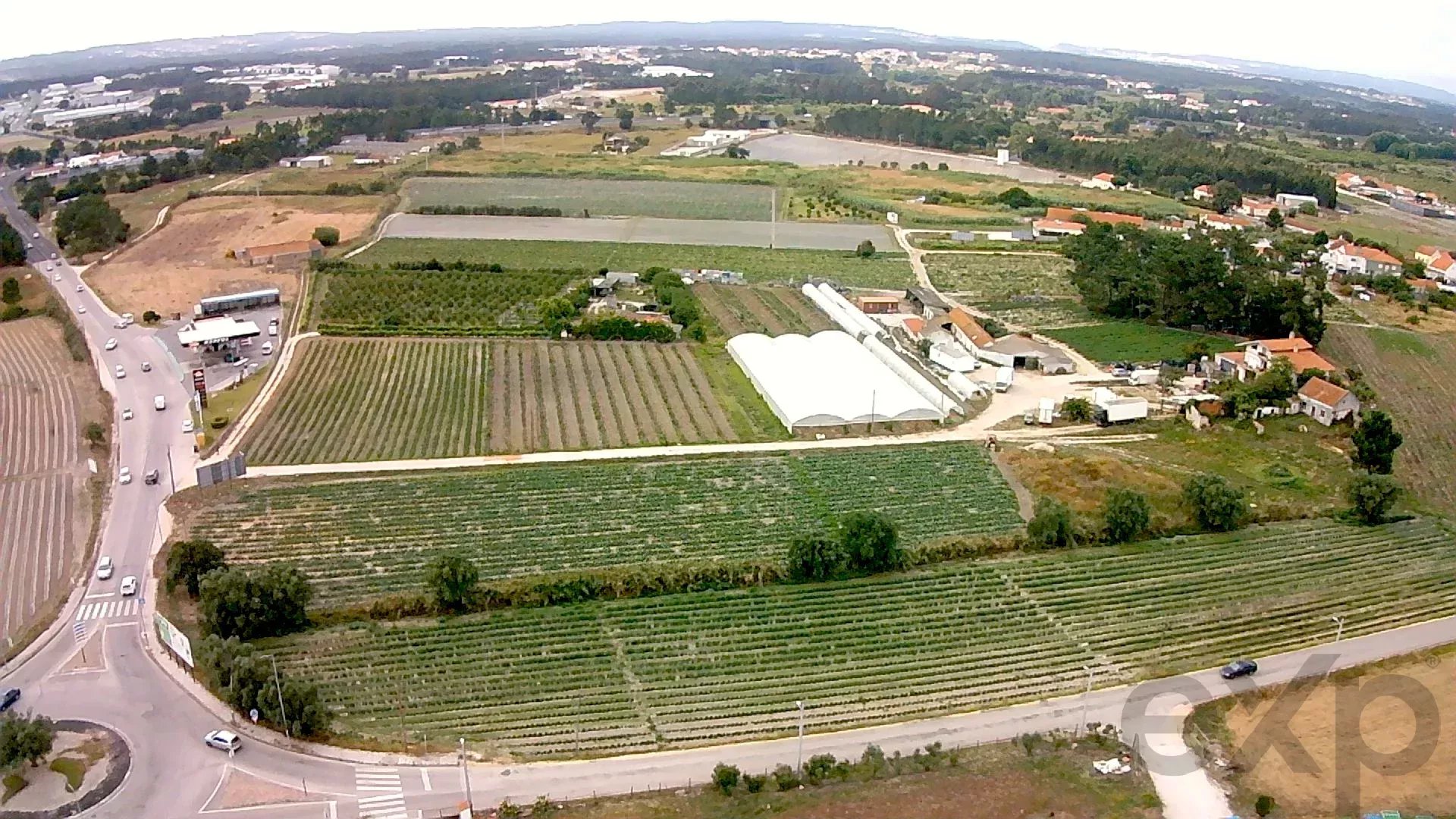 Parcela de terreno urbanizável, com 12.000m2, junto à A8/Lisboa/Leiria.