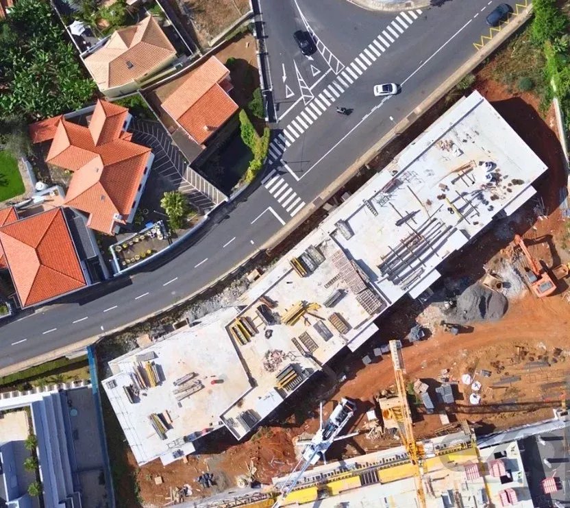 Apartamento Moderno com 2 quartos em Funchal com Piscina e Internet