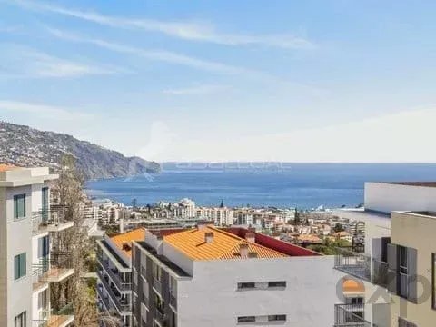 Apartamento Moderno com 2 quartos em Funchal com Piscina e Internet