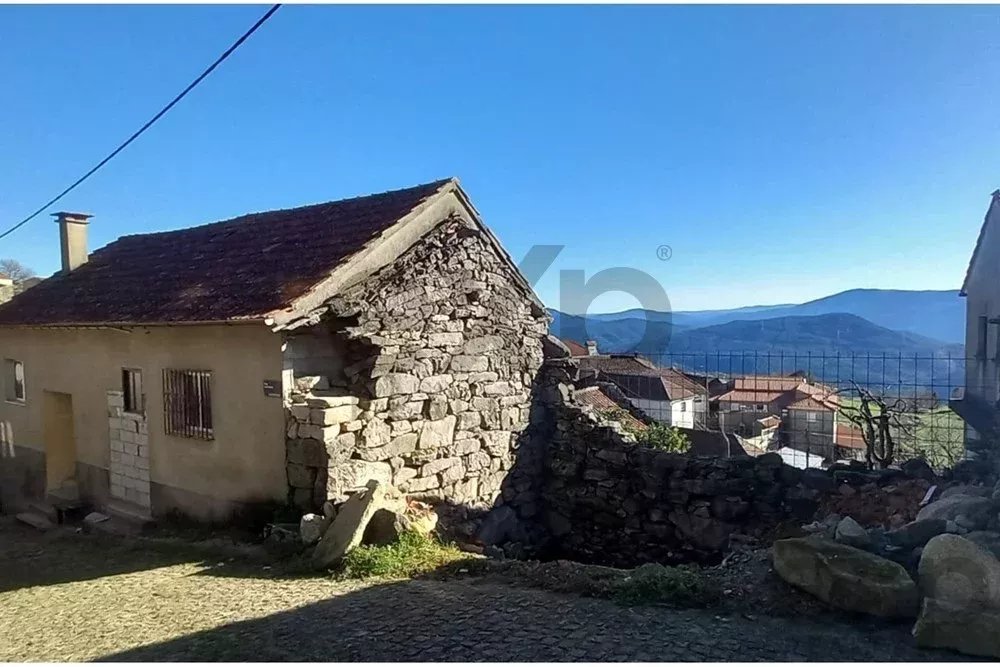 MORADIA com belas vistas sobre a montanha!