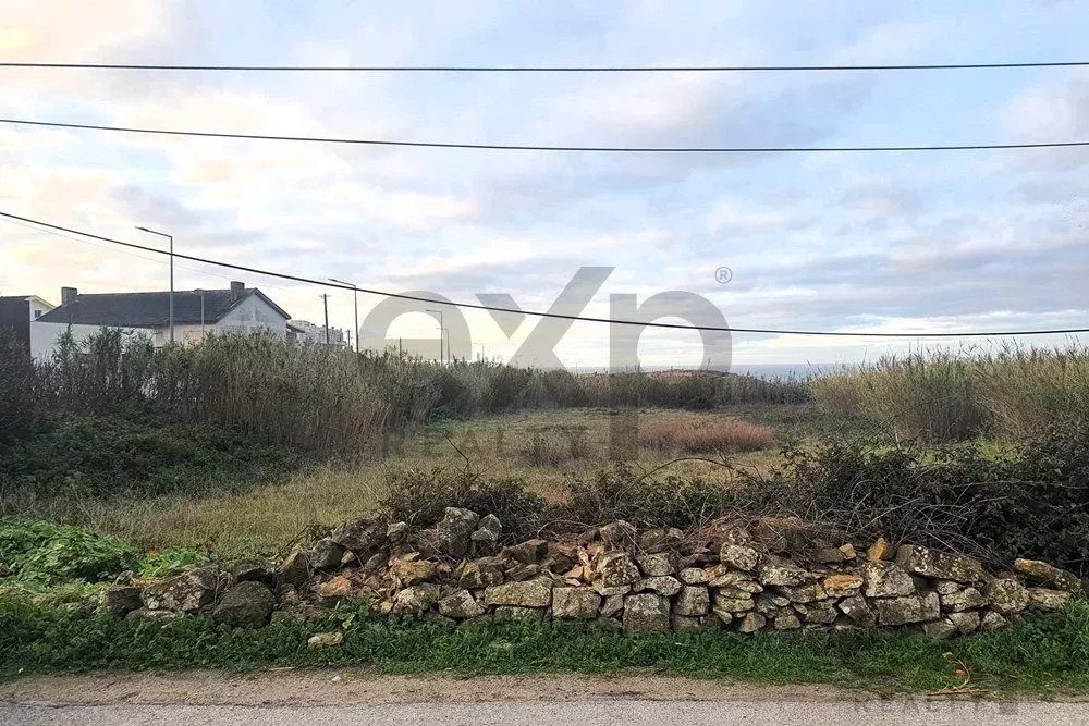 Terreno em primeira linha de mar, Peniche