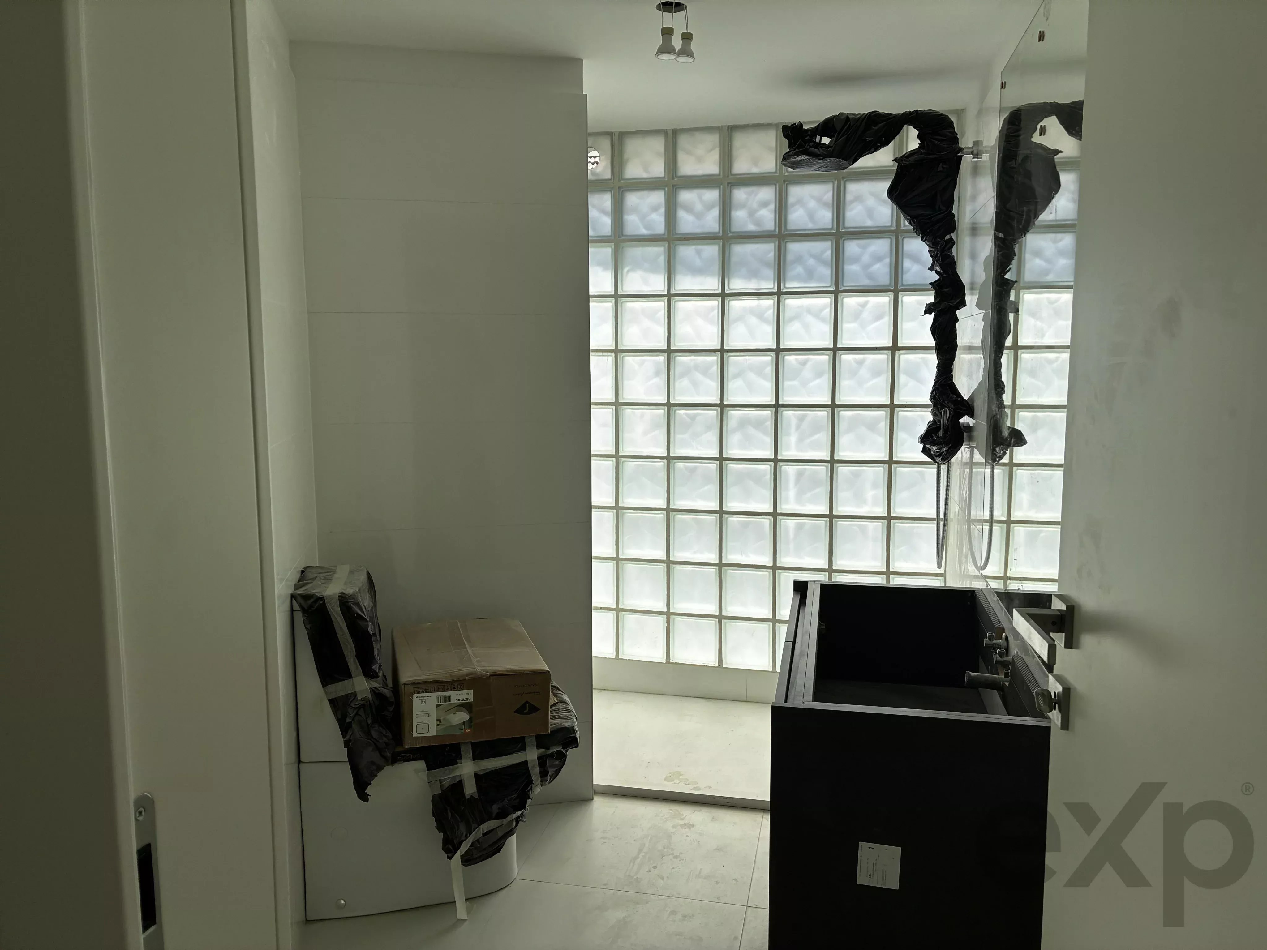 Apartamento T2+1 com mezzanine, varandas e garagem na Boavista – Porto